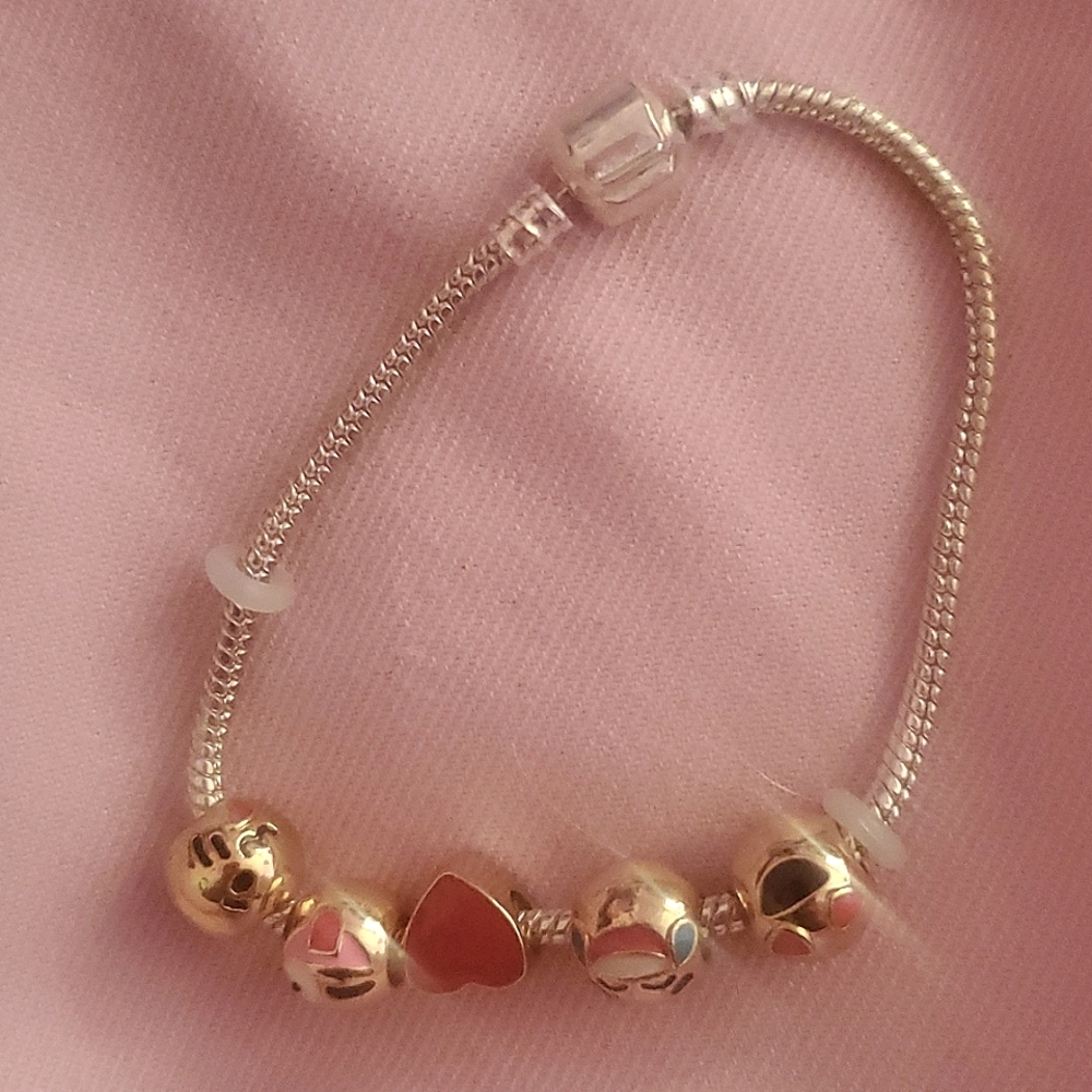 Emoji charm bracelet